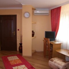 Отель Family Hotel Silvestar Болгария, Велико Тырново - отзывы, цены и фото номеров - забронировать отель Family Hotel Silvestar онлайн комната для гостей