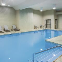 Отель La Quinta Inn & Suites Effingham с домашними животными