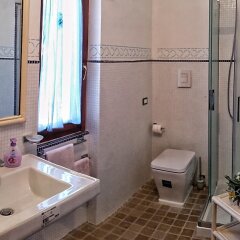 Отель Dolmen - Four Bedroom Итри ванная фото 2