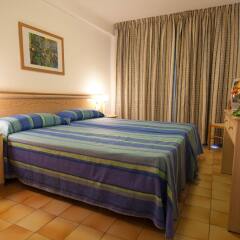 Отель El Puerto Ibiza Hotel & Spa Испания, Ивиса - 3 отзыва об отеле, цены и фото номеров - забронировать отель El Puerto Ibiza Hotel & Spa онлайн комната для гостей фото 5