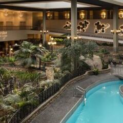 Отель Saskatoon Inn бассейн