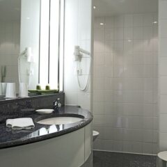 Отель Steigenberger Hotel Hamburg Германия, Гамбург - 2 отзыва об отеле, цены и фото номеров - забронировать отель Steigenberger Hotel Hamburg онлайн ванная