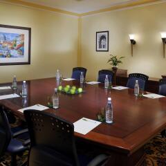 Отель Courtyard by Marriott Dubai Green Community