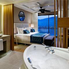 Отель Titanic Deluxe Bodrum - All Inclusive ванная фото 2