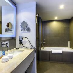 Отель Novotel Bangkok On Siam Square ванная фото 2