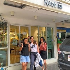 Rabbitat Hostel Бангкок банкомат