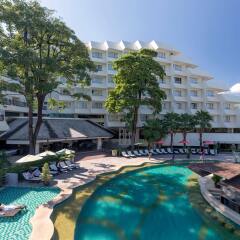 Отель Andaman Embrace Patong бассейн фото 3