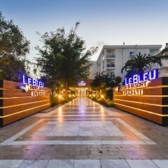 Le Bleu Hotel & Resort парковка