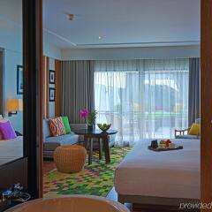 Отель The Nai Harn Phuket спа