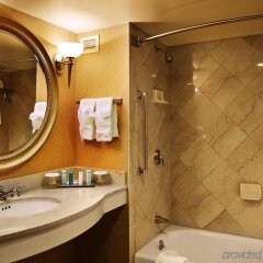 Отель Hilton Columbus at Easton США, Колумбус - отзывы, цены и фото номеров - забронировать отель Hilton Columbus at Easton онлайн ванная фото 2