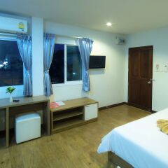 Отель Sea Breeze Jomtien Residence Таиланд, Паттайя - отзывы, цены и фото номеров - забронировать отель Sea Breeze Jomtien Residence онлайн удобства в номере фото 2