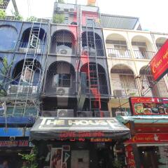 Inn House Hotel