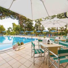 Отель Holiday Inn Rome Aurelia бассейн