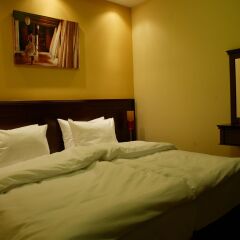 Hotel Contact комната для гостей