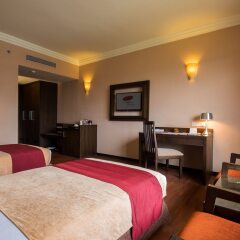 Отель Pokhara Grande Непал, Покхара - отзывы, цены и фото номеров - забронировать отель Pokhara Grande онлайн удобства в номере фото 2
