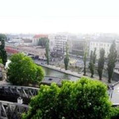 Отель Hôtel De La Comète Париж балкон