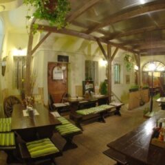 Отель U Zlate Podkovy - At The Golden Horseshoe Чехия, Прага - отзывы, цены и фото номеров - забронировать отель U Zlate Podkovy - At The Golden Horseshoe онлайн интерьер отеля фото 2