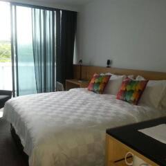 Alpha Mosaic Hotel Fortitude Valley сейф в номере