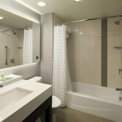 Hyatt Place Santa Cruz in Santa Cruz, United States of America from 268$, photos, reviews - zenhotels.com bathroom