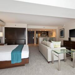 Отель Ilikai Hotel & Luxury Suites США, Пляж Waikiki - отзывы, цены и фото номеров - забронировать отель Ilikai Hotel & Luxury Suites онлайн комната для гостей фото 2