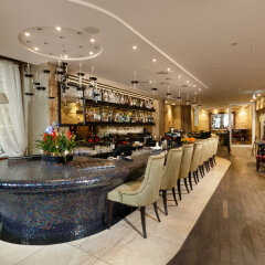 Отель Savoy Boutique Hotel by TallinnHotels Эстония, Таллин - 13 отзывов об отеле, цены и фото номеров - забронировать отель Savoy Boutique Hotel by TallinnHotels онлайн гостиничный бар
