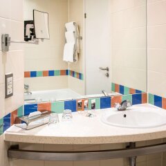 Отель Mercure London Heathrow Hotel Великобритания, Лондон - отзывы, цены и фото номеров - забронировать отель Mercure London Heathrow Hotel онлайн ванная фото 2