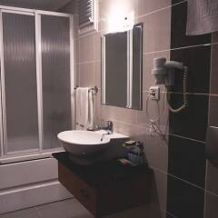 Green Forest Holiday Village Турция, Олудениз - отзывы, цены и фото номеров - забронировать отель Green Forest Holiday Village - All Inclusive онлайн ванная фото 2