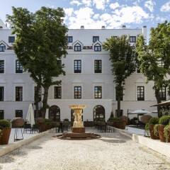 Отель Gran Melia Palacio De Los Duques