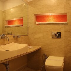Отель Livasa Inn Индия, Нью-Дели - отзывы, цены и фото номеров - забронировать отель Livasa Inn онлайн ванная фото 2