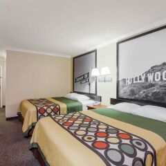 Отель Super 8 by Wyndham Los Angeles Downtown комната для гостей фото 3