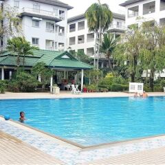 Отель Luxury 1 bed Corner Condo Паттайя бассейн