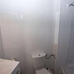 Отель Hipotel Paris Voltaire Bastille ванная фото 2