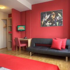 Meininger Hotel Hamburg City Center Гамбург комната для гостей фото 2
