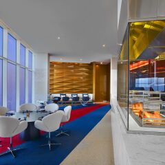 V Hotel Dubai, Curio Collection by Hilton питание
