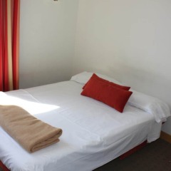 Отель Holiday Inn Express Barcelona - Molins de Rei комната для гостей