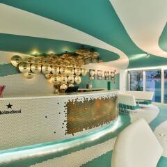 Отель Dorado Ibiza Suites - Adults Only Испания, Сант Джордин де Сес Салинес - отзывы, цены и фото номеров - забронировать отель Dorado Ibiza Suites - Adults Only онлайн гостиничный бар