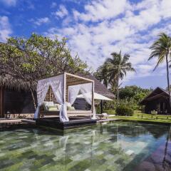 Отель One&Only Reethi Rah бассейн