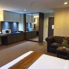 Отель Green Bells Residence New Petchburi Бангкок фото 3