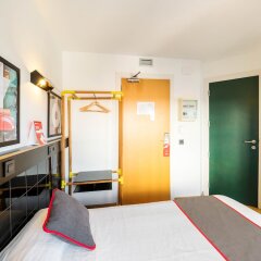 Отель Hostal Athenas Испания, Сан-Адриан-де-Бесос - 8 отзывов об отеле, цены и фото номеров - забронировать отель Hostal Athenas онлайн интерьер отеля фото 2