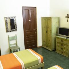 Отель Casa Vilasanta Мексика, Гвадалахара - отзывы, цены и фото номеров - забронировать отель Casa Vilasanta онлайн комната для гостей фото 5