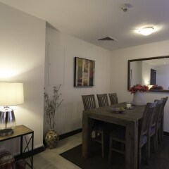 Отель One Perfect Stay - Goldcrest Views 1 в номере фото 2