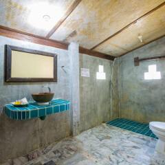 Отель Bottle Beach 1 Resort Таиланд, Ко-Пханган - 1 отзыв об отеле, цены и фото номеров - забронировать отель Bottle Beach 1 Resort онлайн ванная