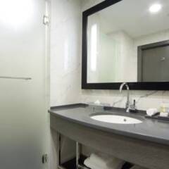 Гостиница DoubleTree by Hilton Kazan City Center 4* Люкс повышенной комфортности с двуспальной кроватью фото 7