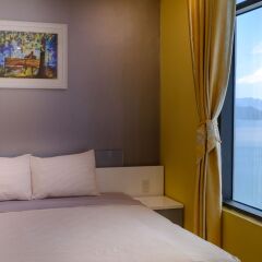 Апартаменты Sunrise Ocean View Apartment комната для гостей