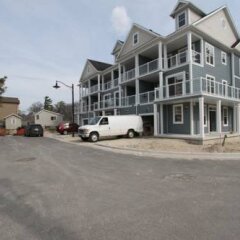Отель Beachfront Beach Houses Канада, Васага-Бич - отзывы, цены и фото номеров - забронировать отель Beachfront Beach Houses онлайн парковка