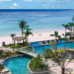 Отель Dusit Thani Guam Resort пляж
