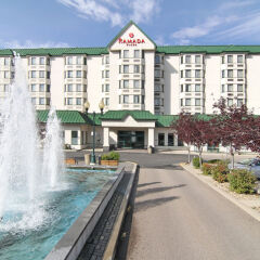 Отель Ramada Plaza & Conf Center by Wyndham Calgary Airport Канада, Калгари - отзывы, цены и фото номеров - забронировать отель Ramada Plaza & Conf Center by Wyndham Calgary Airport онлайн