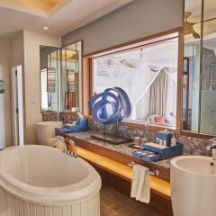 Отель Centara Grand Island Resort & Spa Maldives All Inclusive ванная фото 2