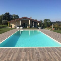 Отель Agriturismo Colle Dei Pivi Понти-суль-Минчо бассейн
