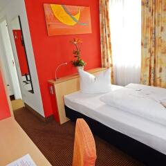 Отель Centro Hotel Nürnberg Германия, Нюрнберг - 3 отзыва об отеле, цены и фото номеров - забронировать отель Centro Hotel Nürnberg онлайн комната для гостей фото 4